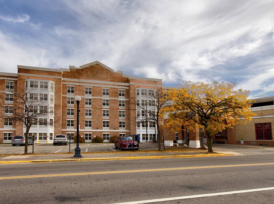 Pearl Street Hotel & Suites